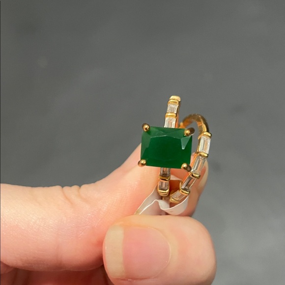 Elegant Green and Gold Ring size 7 emerald baguette 2 rings set - Picture 12 of 13